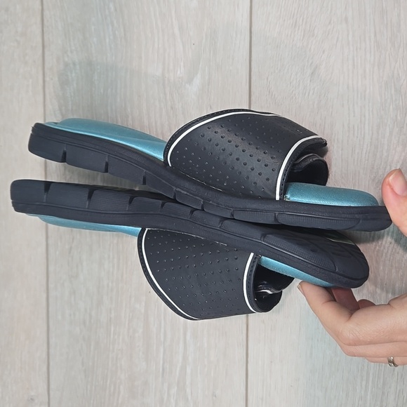 Nike Women's Comfort Footbed Black& Blue Slide Sandals Shoes Sz 9 - Picture 4 of 8